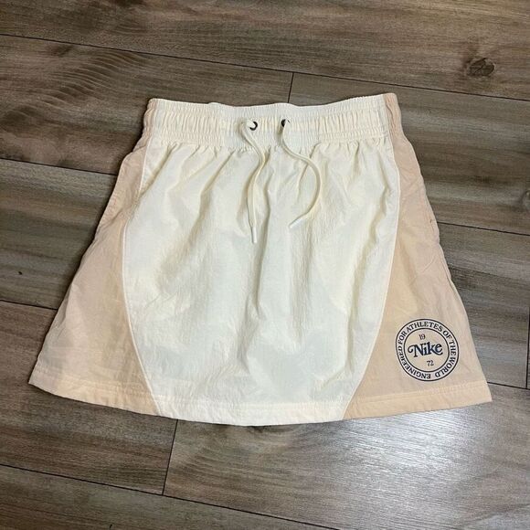 Nike Cream Athletic Workout Skirt Women Small‎ Bin H-7 - Picture 1 of 4
